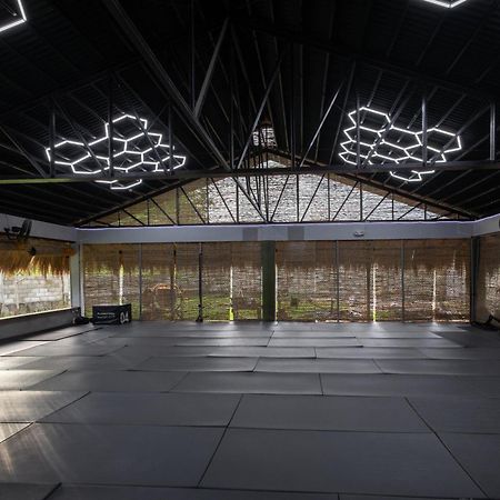 Asgard Resort & Mma Gym 제너럴 루나 외부 사진