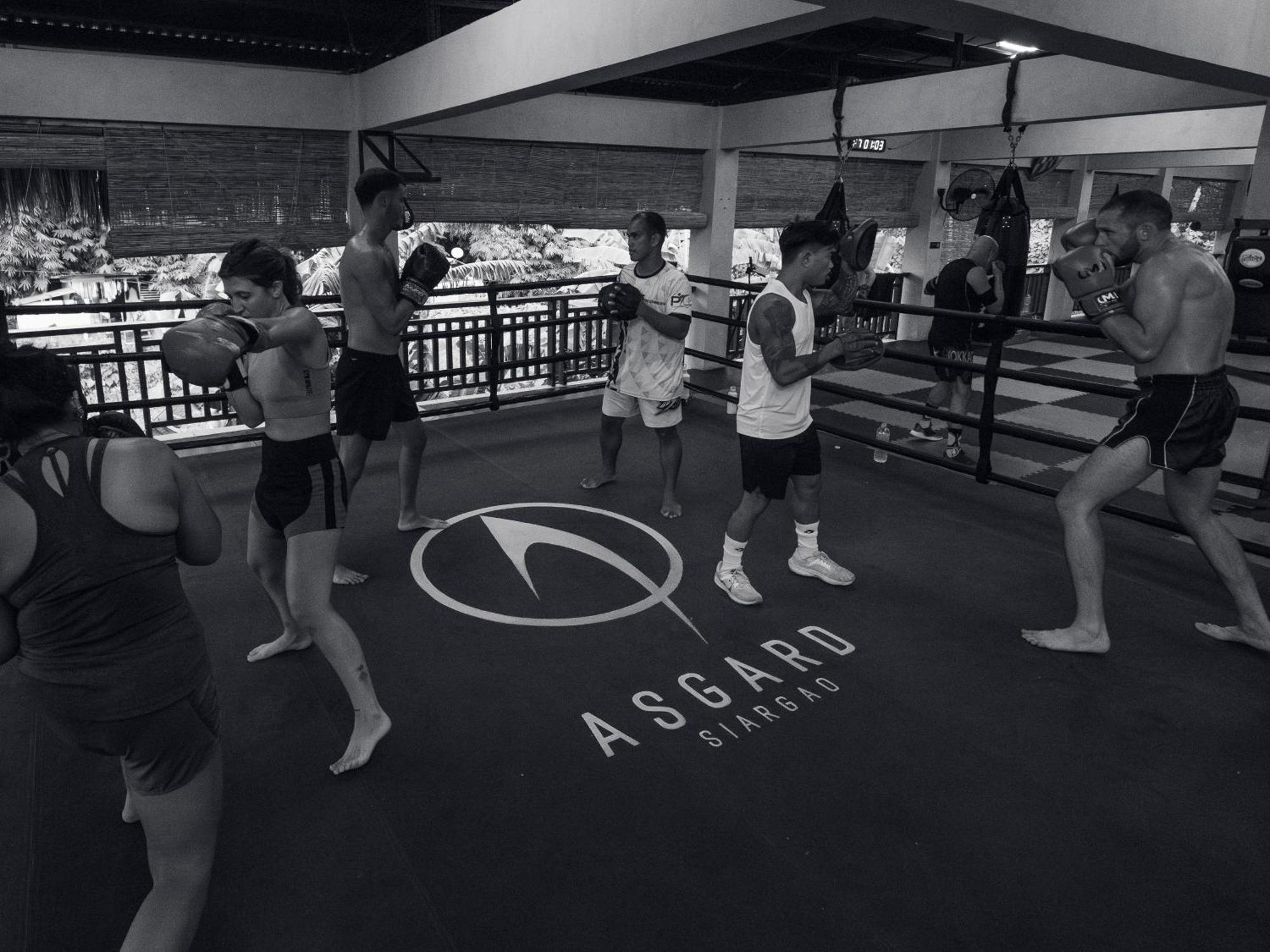 Asgard Resort & Mma Gym 제너럴 루나 외부 사진