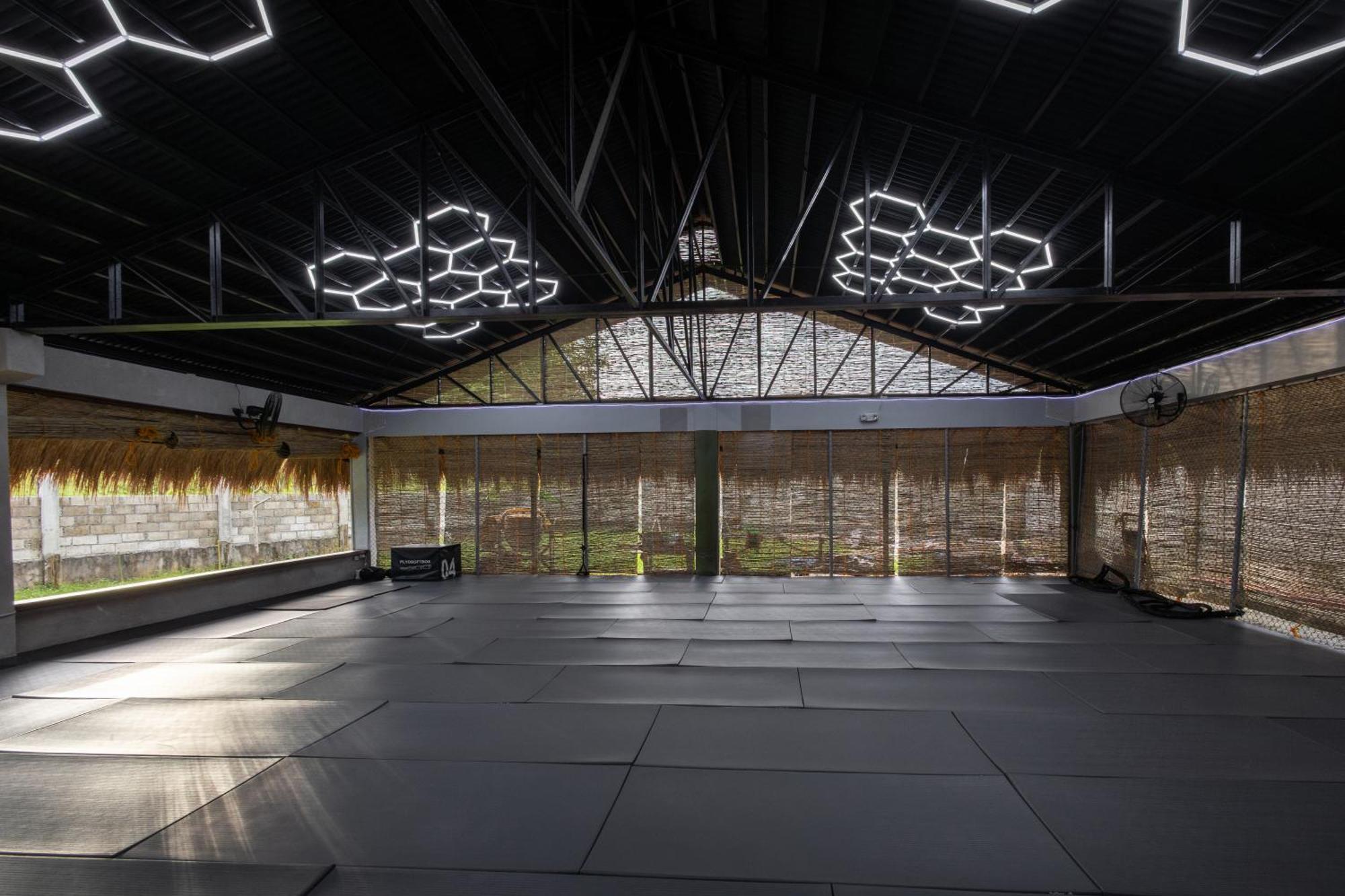 Asgard Resort & Mma Gym 제너럴 루나 외부 사진